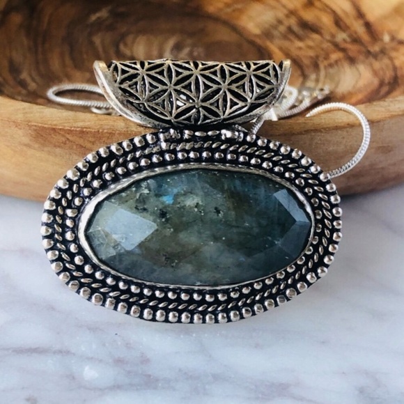 Silver Plated Green Blue Labradorite Boho Necklace - Picture 1 of 11